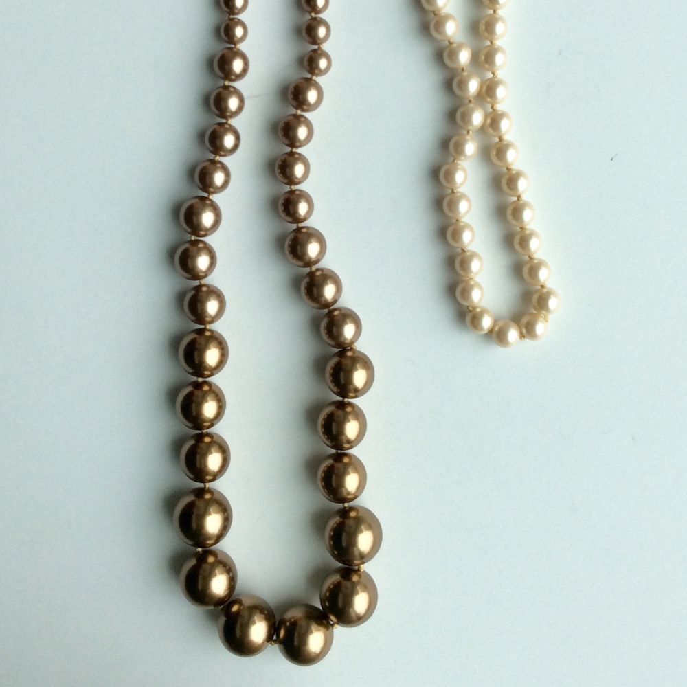 Graduated Ombré Knotted Pearl Necklace